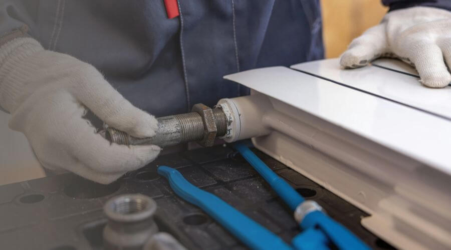 Professional emergency plumbing services in De Mossville, KY